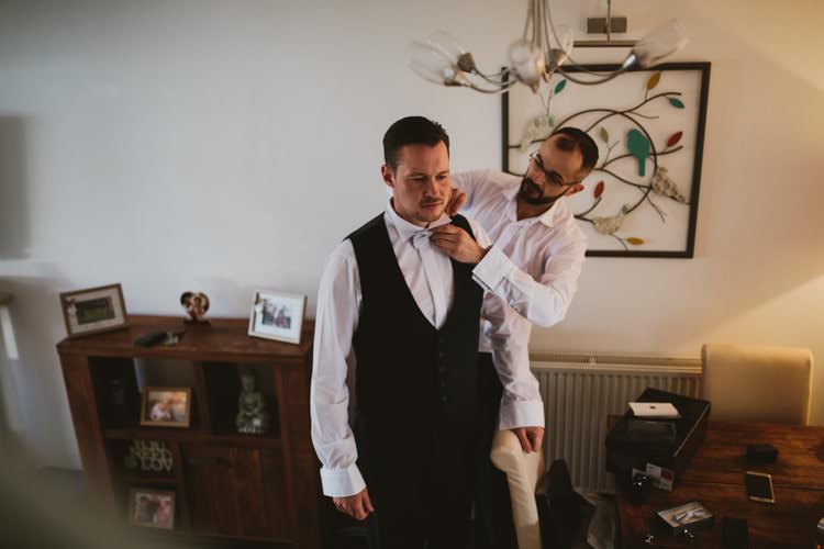 Floral Rustic Country Barn Wedding http://www.allymphotography.com/