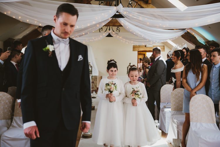 Floral Rustic Country Barn Wedding http://www.allymphotography.com/