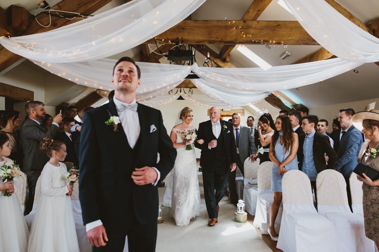 Floral Rustic Country Barn Wedding http://www.allymphotography.com/