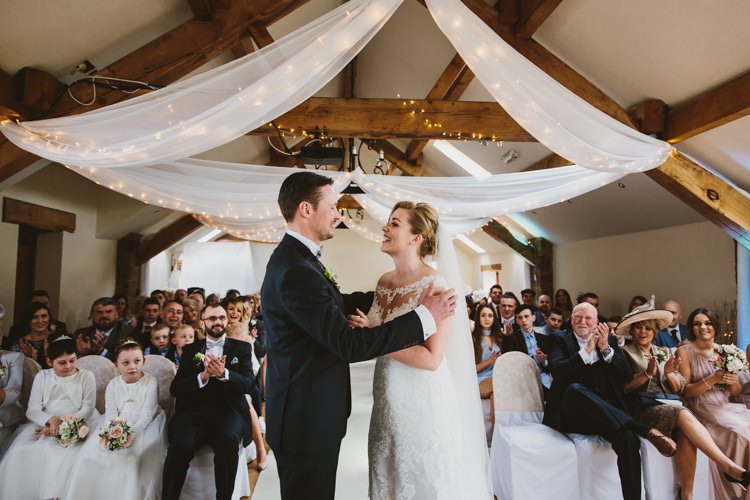 Floral Rustic Country Barn Wedding http://www.allymphotography.com/