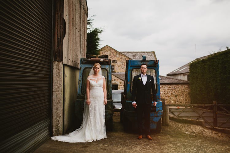 Floral Rustic Country Barn Wedding http://www.allymphotography.com/