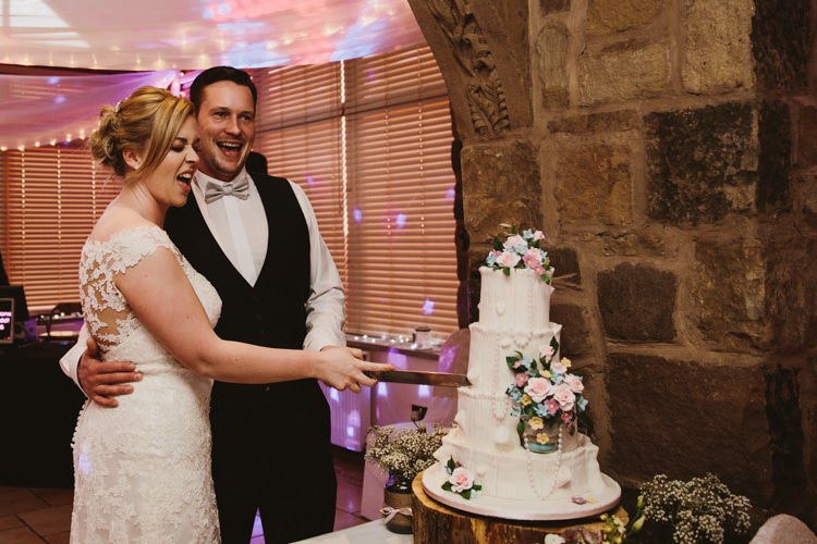 Floral Rustic Country Barn Wedding http://www.allymphotography.com/