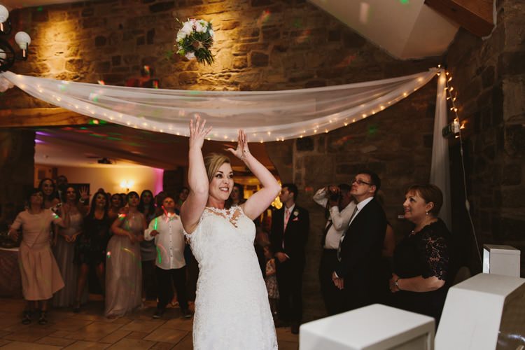 Floral Rustic Country Barn Wedding http://www.allymphotography.com/