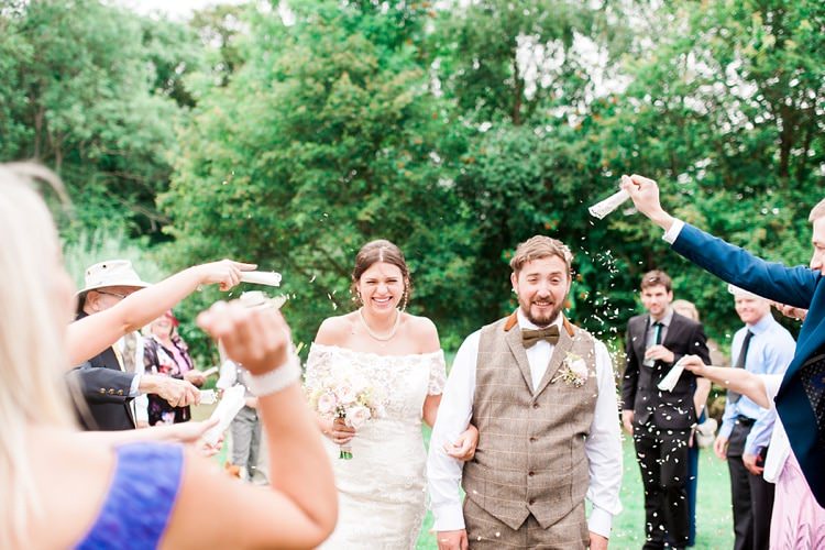 Confetti Throw Multicoloured DIY Rustic Wedding http://vickylamburn.com/