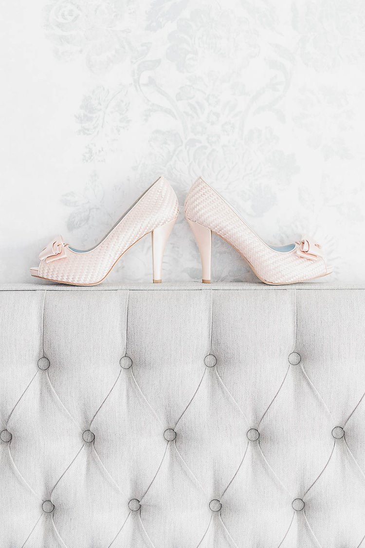 Shoes Heels Bride Bridal Bows Outdoorsy Nature Pretty Pink Wedding http://whitestagweddings.com/