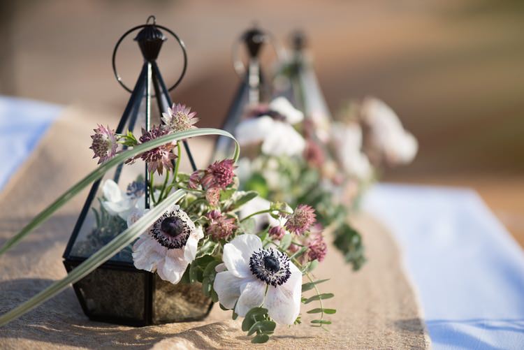 Table Setting Black Centrepiece Florals White Anemone Flowers Gold Table Runner Geometric Desert Dubai Wedding Ideas http://weddingphotographerdubai.me/