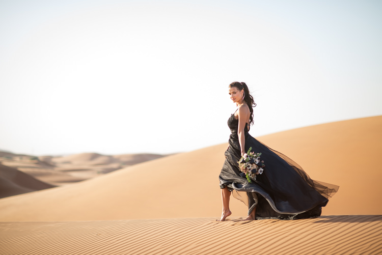 Bride Black Lace Bridal Gown Bouquet Sand Hills Geometric Desert Dubai Wedding Ideas http://weddingphotographerdubai.me/