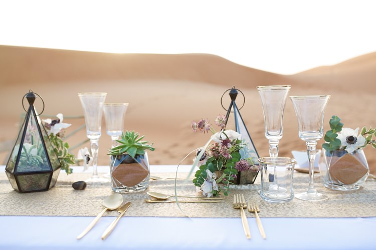 Reception Table Setting White Gold Black Florals Vases Sequin Table Runner Cutlery Geometric Desert Dubai Wedding Ideas http://weddingphotographerdubai.me/