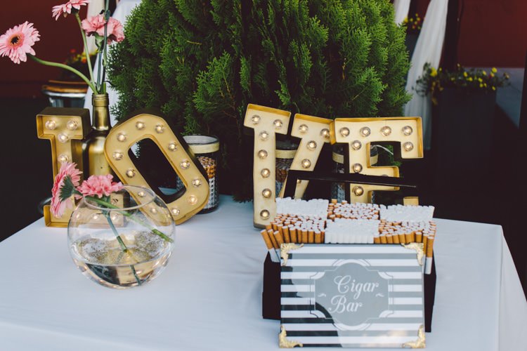 Décor Love Light Sign Cigar Bar Round Vase Pink Flowers Greenery Modern Roof Terrace Dusk Wedding Madrid http://www.lorenasanjose.com/