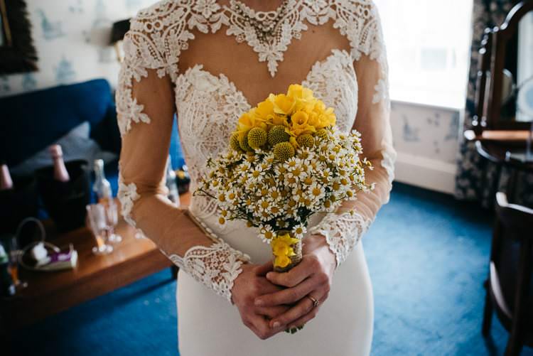 Daisy Billy Ball Hydrangea Bouquet Flowers Bride Bridal Creative DIY Yellow Wedding http://elainewilliamsphoto.com/