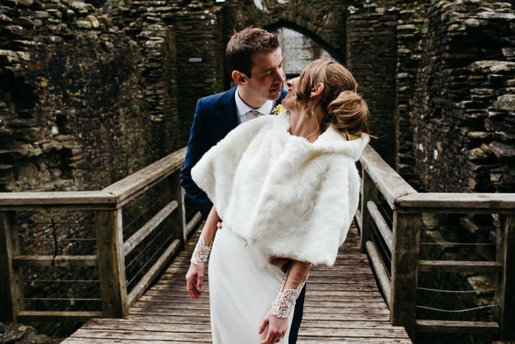 Cape Bride Bridal Accessory Creative DIY Yellow Wedding http://elainewilliamsphoto.com/