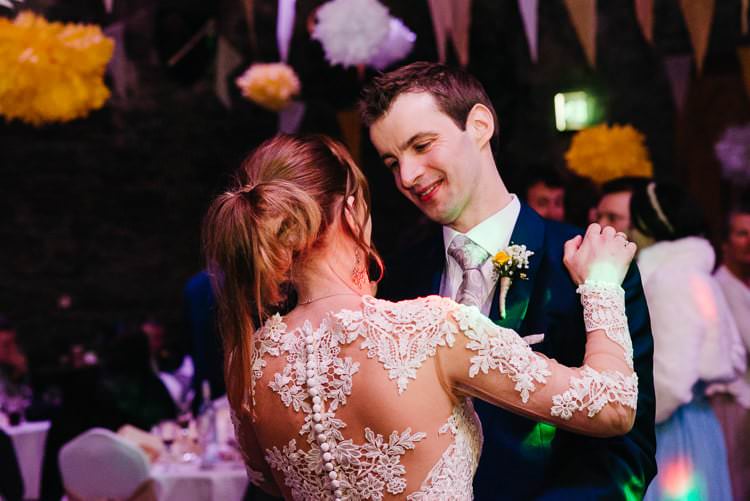 Creative DIY Yellow Wedding http://elainewilliamsphoto.com/