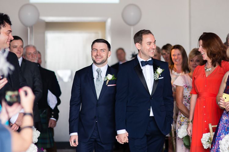 Urban London Stylish Navy White Wedding http://karibellamy.com/