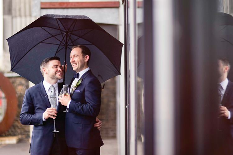 Urban London Stylish Navy White Wedding http://karibellamy.com/