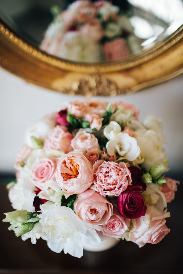 Peach Red Pink Bouquet Flowers Bride Bridal Roses Vintage Glam Rose Gold Pink Wedding Ideas http://ivoryfayre.com/