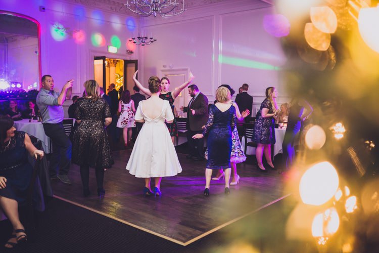 Classic Winter City Chic Wedding http://willfullerphotography.com/