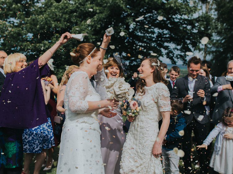 Confetti Throw Creative Relaxed Child Friendly Wedding http://www.brookrosephotography.co.uk/