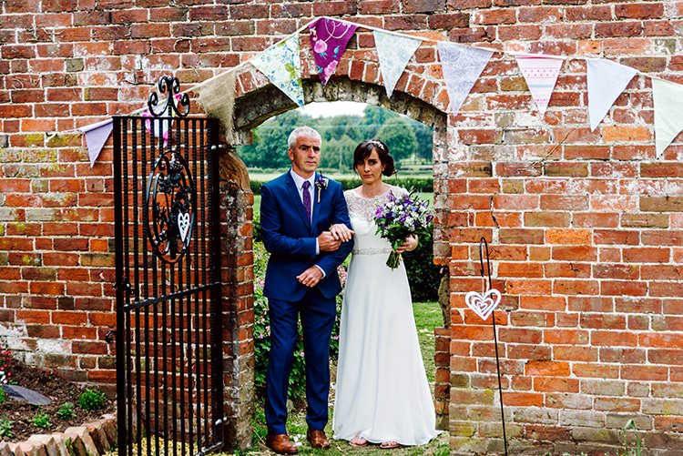 Rustic Relaxed Country Garden Wedding http://www.dmcclane.com/