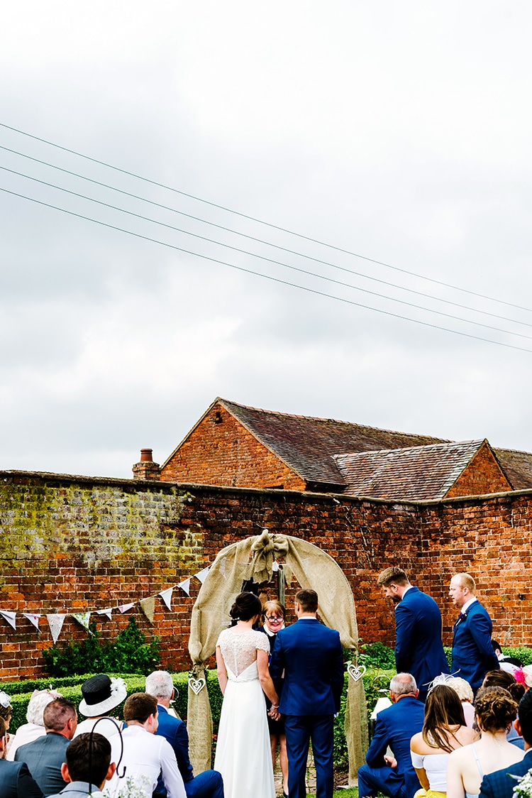 Rustic Relaxed Country Garden Wedding http://www.dmcclane.com/