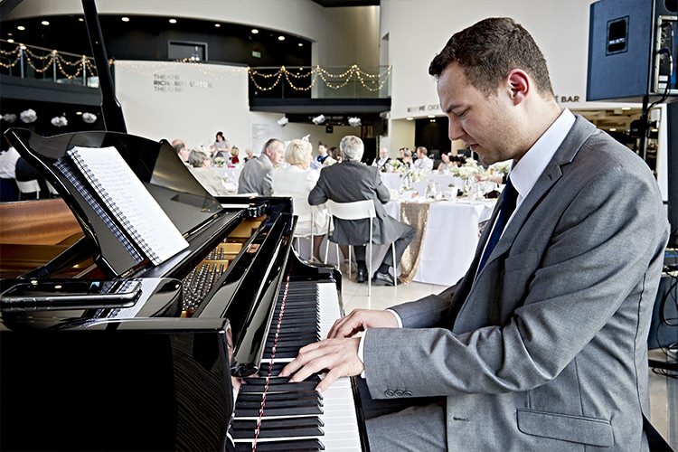 Modern Mint Gold Grey City Wedding http://www.studiocano.co.uk/