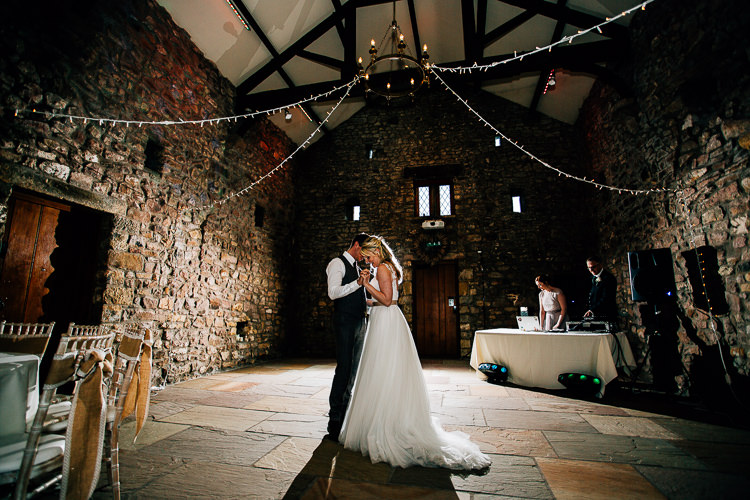 Dreamy Stylish Barn Wedding http://www.faircloughphotography.co.uk/