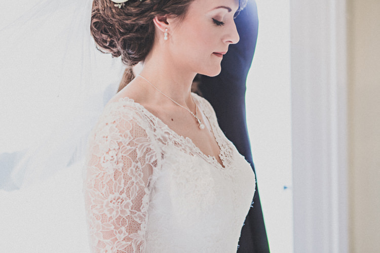 Pretty DIY Farm Wedding http://www.johnelphinstonestirling.com/