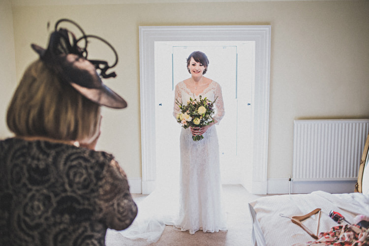 Pretty DIY Farm Wedding http://www.johnelphinstonestirling.com/