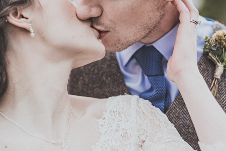 Pretty DIY Farm Wedding http://www.johnelphinstonestirling.com/