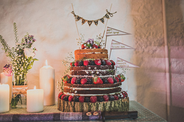 Naked Cake Sponge Layer Fruit Berries Victoria Pretty DIY Farm Wedding http://www.johnelphinstonestirling.com/