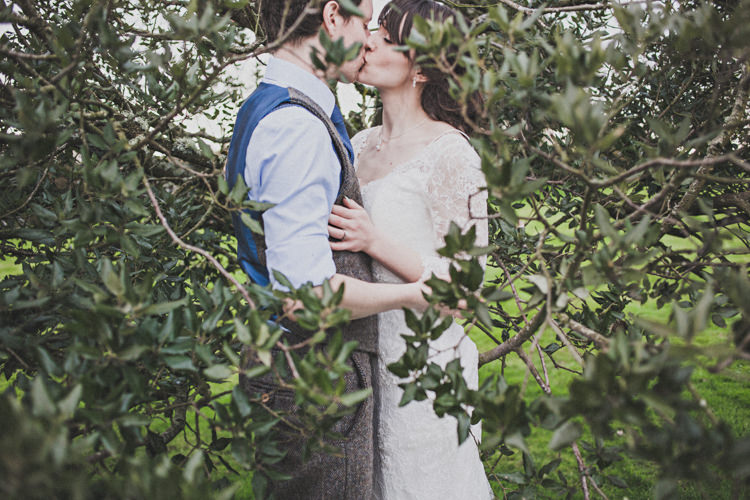 Pretty DIY Farm Wedding http://www.johnelphinstonestirling.com/