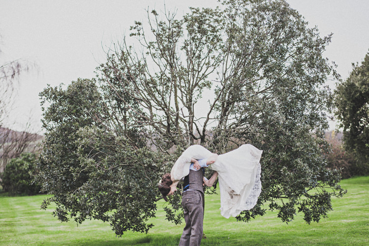 Pretty DIY Farm Wedding http://www.johnelphinstonestirling.com/