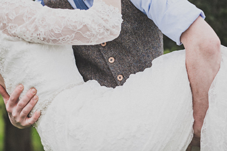 Pretty DIY Farm Wedding http://www.johnelphinstonestirling.com/