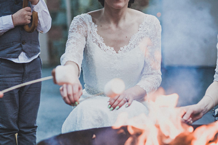 Pretty DIY Farm Wedding http://www.johnelphinstonestirling.com/