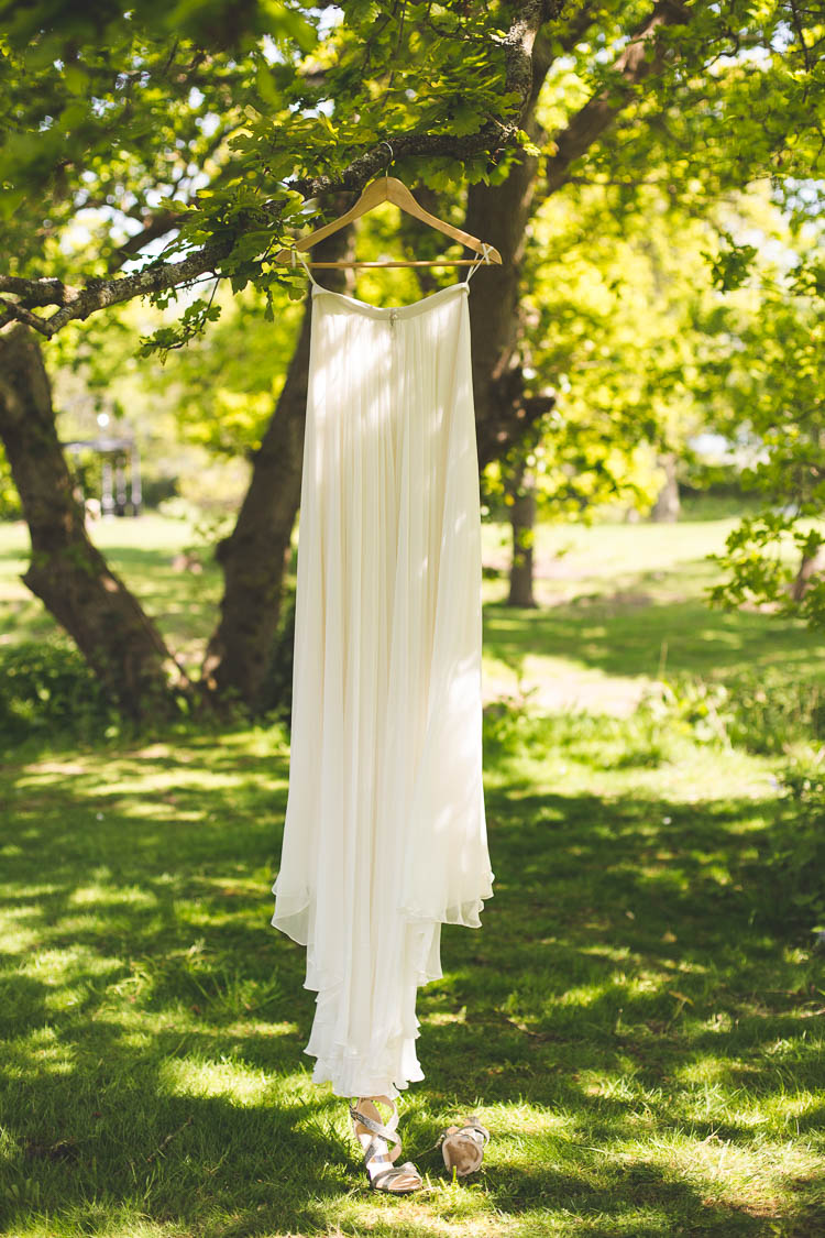DIY Pretty Pink Bluebell Woods Wedding http://kirstymackenziephotography.co.uk/