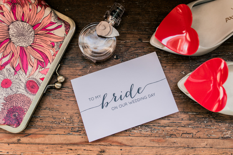 Romantic Coral Summer Wedding http://www.ljm-photography.co.uk/