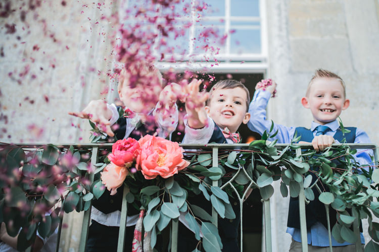 Confetti Throw Romantic Coral Summer Wedding http://www.ljm-photography.co.uk/