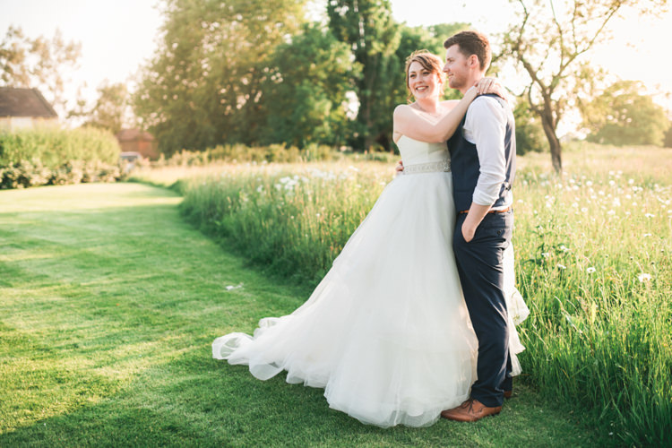 Romantic Coral Summer Wedding http://www.ljm-photography.co.uk/