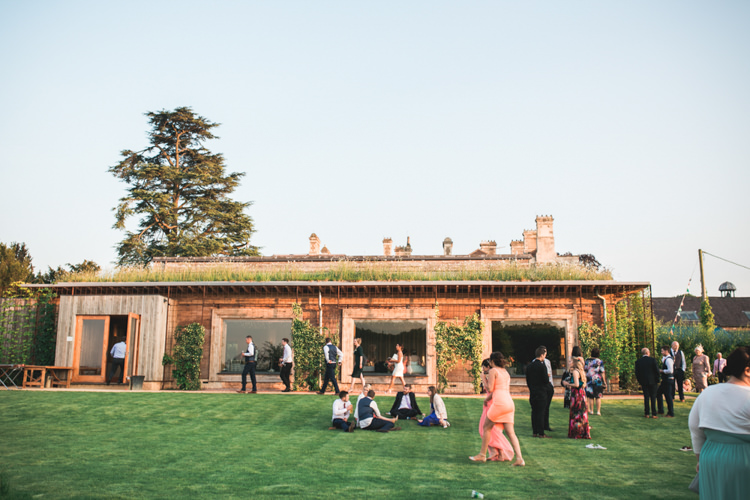 Romantic Coral Summer Wedding http://www.ljm-photography.co.uk/