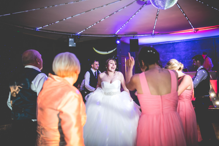 Romantic Coral Summer Wedding http://www.ljm-photography.co.uk/