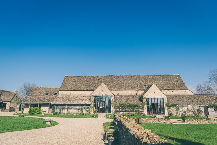 The Great Tythe Barn Cotswolds Eclectic Colour Pop Barn Wedding http://www.robtarren.co.uk/