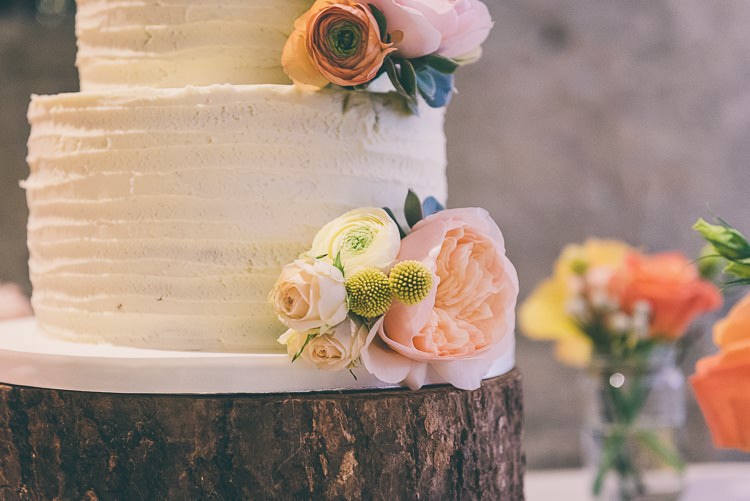 Eclectic Colour Pop Barn Wedding http://www.robtarren.co.uk/