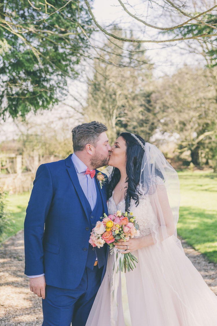 Eclectic Colour Pop Barn Wedding http://www.robtarren.co.uk/
