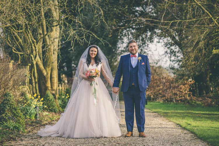 Eclectic Colour Pop Barn Wedding http://www.robtarren.co.uk/