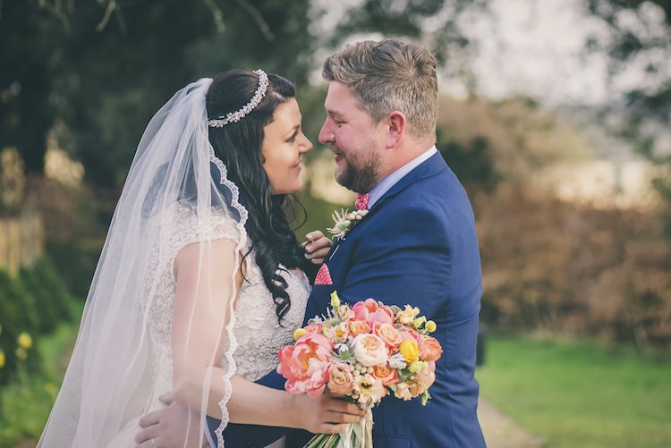 Eclectic Colour Pop Barn Wedding http://www.robtarren.co.uk/