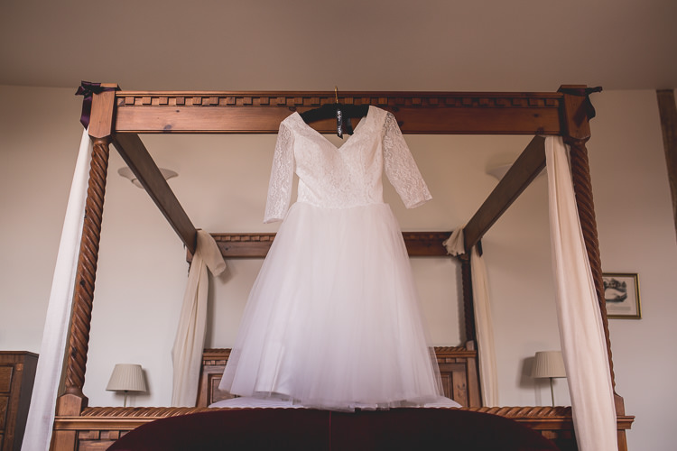 Mint Peach Rustic Barn Wedding http://hannahhallphotography.co.uk/