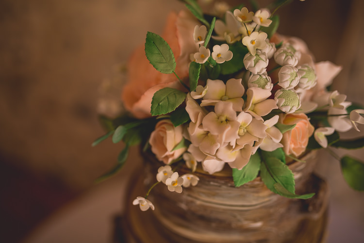 Mint Peach Rustic Barn Wedding http://hannahhallphotography.co.uk/