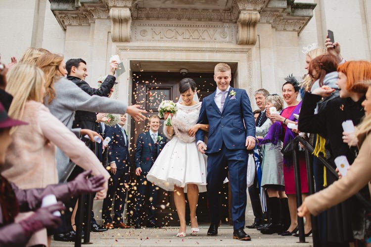 Confetti Throw Chic City White Gold Wedding http://www.francessales.co.uk/