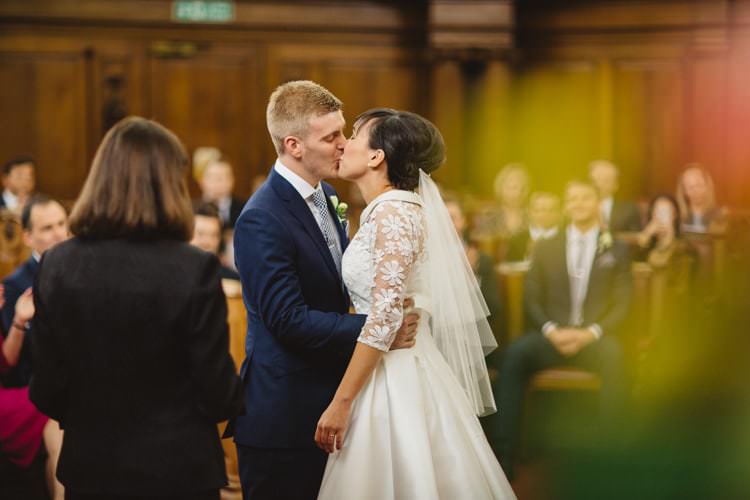 Chic City White Gold Wedding http://www.francessales.co.uk/