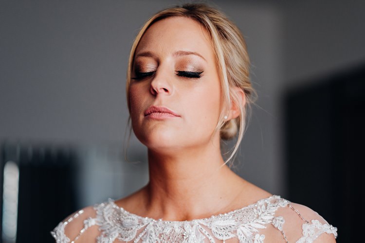 Make Up Bride Bridal Eye Liner Quirky Music City Wedding http://www.mariannechua.com/