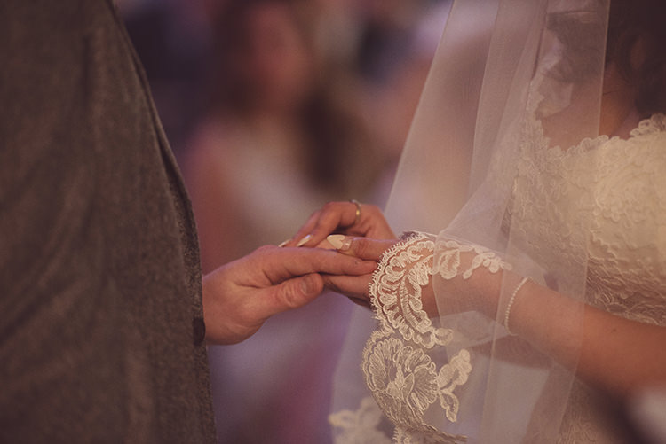 Quirky Rustic Natural Winter Wedding http://www.rebeccadouglas.co.uk/